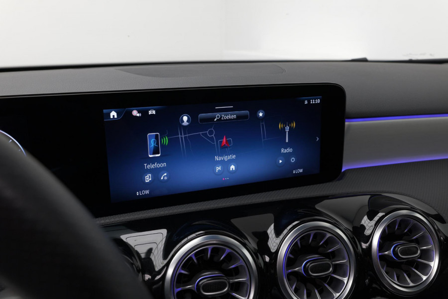 Mercedes-Benz A-Klasse A250e AMG Line |Pano|Stuurverwarm.|Ambient|