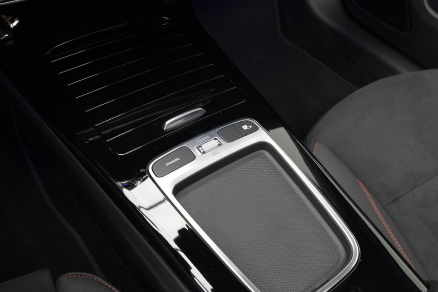 Mercedes-Benz A-Klasse A250e AMG Line |Pano|Stuurverwarm.|Ambient|