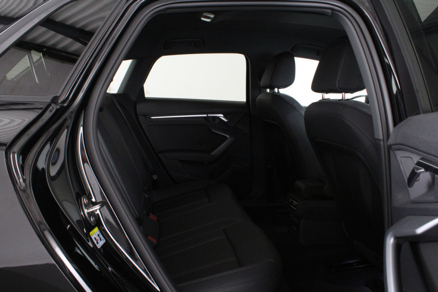 Audi A3 Sportback 30 TFSI Pro Line > Leer/Camera/Adapt.cruise/getint gals