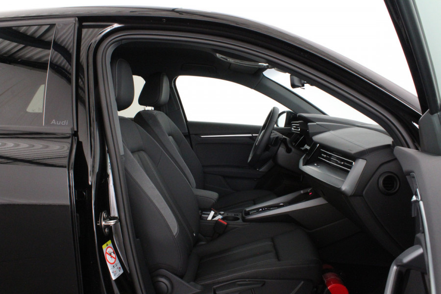 Audi A3 Sportback 30 TFSI Pro Line > Leer/Camera/Adapt.cruise/getint gals