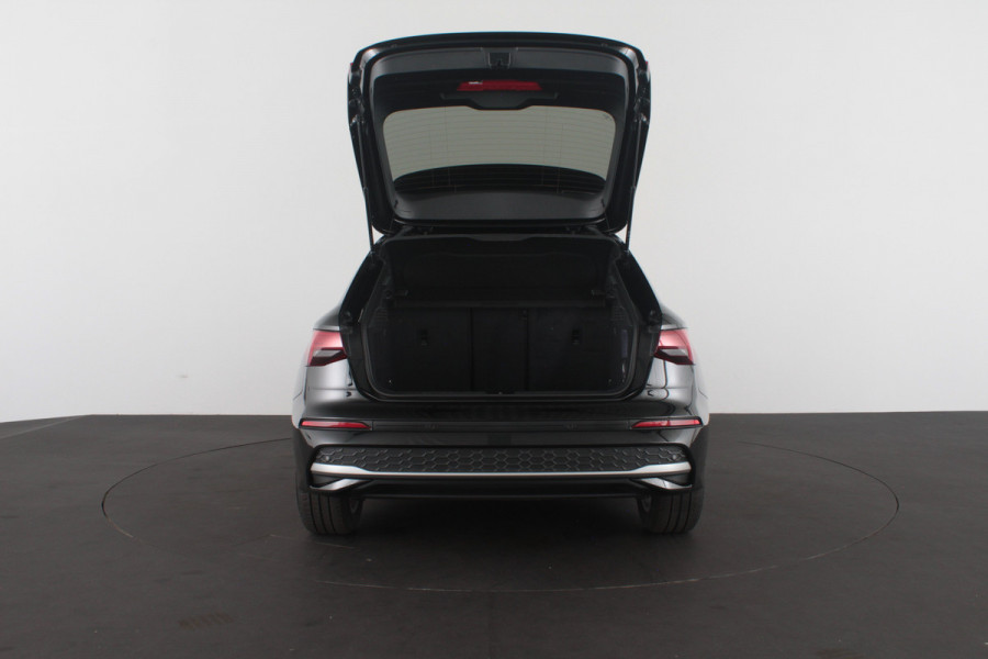 Audi A3 Sportback 30 TFSI Pro Line > Leer/Camera/Adapt.cruise/getint gals