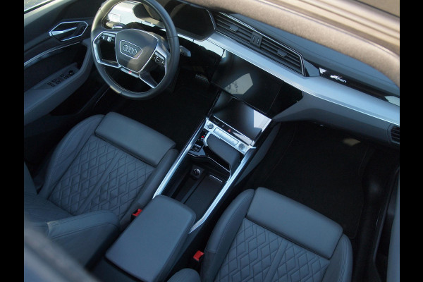 Audi e-tron Sportback 55 quattro S edition 95 kWh | SOH 92% | S-Line Stoelen | Panoramadak | Bang & Olufsen | Camera | Ambienteverlichting |