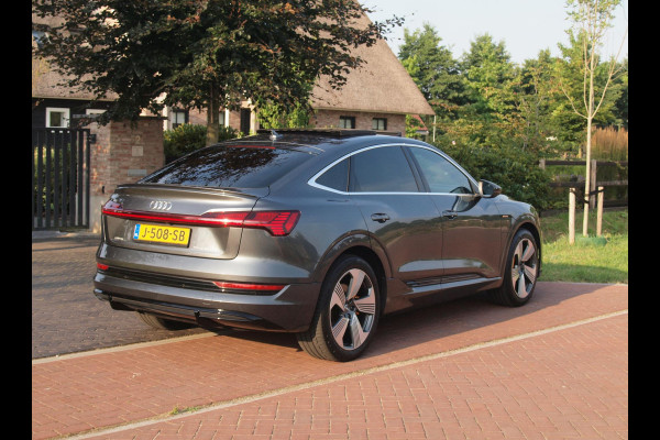Audi e-tron Sportback 55 quattro S edition 95 kWh | SOH 92% | S-Line Stoelen | Panoramadak | Bang & Olufsen | Camera | Ambienteverlichting |