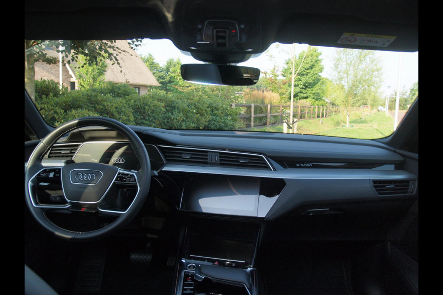 Audi e-tron Sportback 55 quattro S edition 95 kWh | SOH 92% | S-Line Stoelen | Panoramadak | Bang & Olufsen | Camera | Ambienteverlichting |