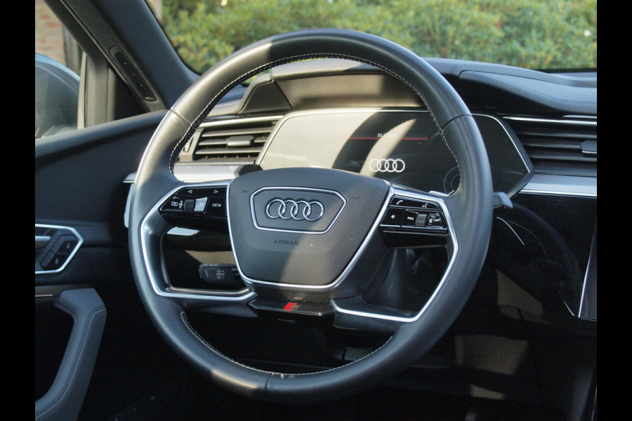 Audi e-tron Sportback 55 quattro S edition 95 kWh | SOH 92% | S-Line Stoelen | Panoramadak | Bang & Olufsen | Camera | Ambienteverlichting |