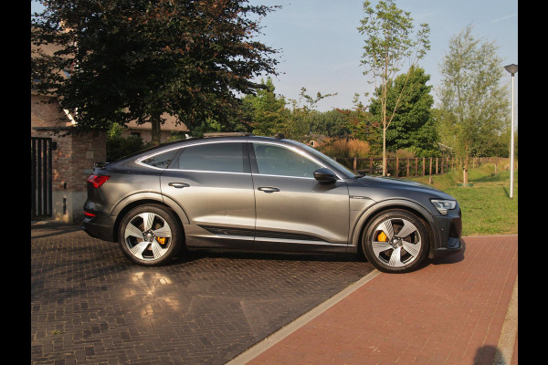 Audi e-tron Sportback 55 quattro S edition 95 kWh | SOH 92% | S-Line Stoelen | Panoramadak | Bang & Olufsen | Camera | Ambienteverlichting |