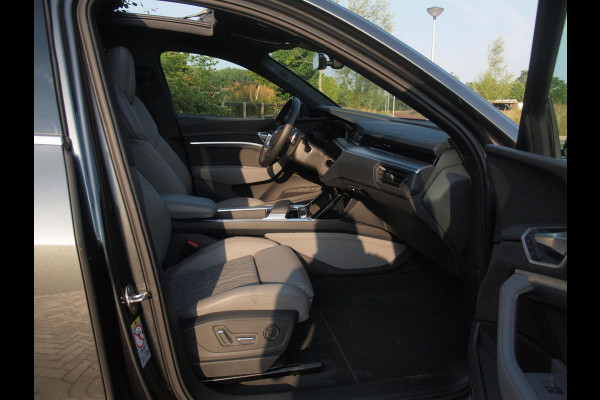 Audi e-tron Sportback 55 quattro S edition 95 kWh | SOH 92% | S-Line Stoelen | Panoramadak | Bang & Olufsen | Camera | Ambienteverlichting |