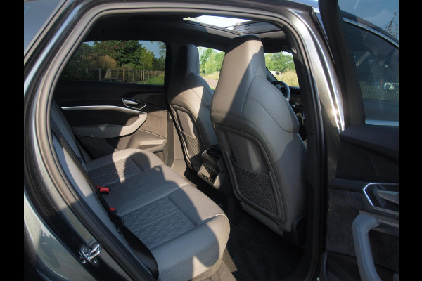 Audi e-tron Sportback 55 quattro S edition 95 kWh | SOH 92% | S-Line Stoelen | Panoramadak | Bang & Olufsen | Camera | Ambienteverlichting |