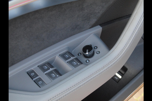 Audi e-tron Sportback 55 quattro S edition 95 kWh | SOH 92% | S-Line Stoelen | Panoramadak | Bang & Olufsen | Camera | Ambienteverlichting |