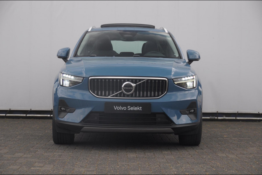 Volvo XC40 B3 177PK Automaat Ultimate Bright Elektrisch bedienbaar panoramadak / Cruise control / Achteruitrijcamera / Elektrisch bedienbare stoelen met geheugen / Stoel- en stuurverwarming / Elektrische achterklep / Harman Kardon