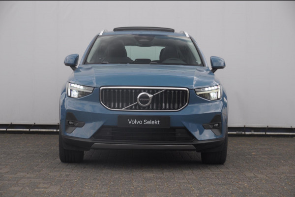 Volvo XC40 B3 177PK Automaat Ultimate Bright Elektrisch bedienbaar panoramadak / Cruise control / Achteruitrijcamera / Elektrisch bedienbare stoelen met geheugen / Stoel- en stuurverwarming / Elektrische achterklep / Harman Kardon