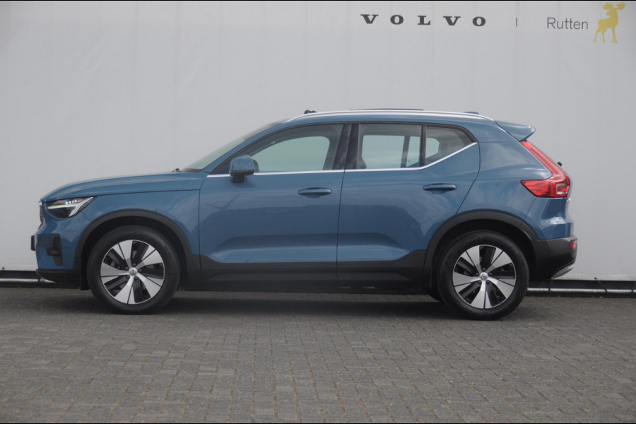 Volvo XC40 B3 177PK Automaat Ultimate Bright Elektrisch bedienbaar panoramadak / Cruise control / Achteruitrijcamera / Elektrisch bedienbare stoelen met geheugen / Stoel- en stuurverwarming / Elektrische achterklep / Harman Kardon