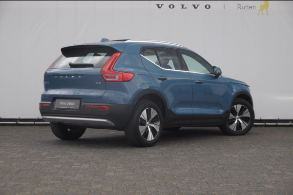Volvo XC40 B3 177PK Automaat Ultimate Bright Elektrisch bedienbaar panoramadak / Cruise control / Achteruitrijcamera / Elektrisch bedienbare stoelen met geheugen / Stoel- en stuurverwarming / Elektrische achterklep / Harman Kardon