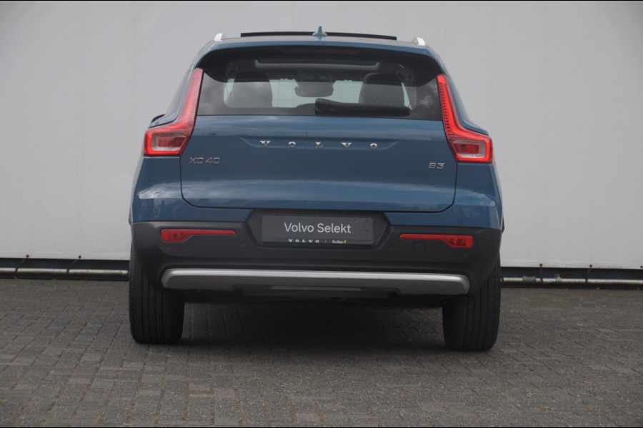 Volvo XC40 B3 177PK Automaat Ultimate Bright Elektrisch bedienbaar panoramadak / Cruise control / Achteruitrijcamera / Elektrisch bedienbare stoelen met geheugen / Stoel- en stuurverwarming / Elektrische achterklep / Harman Kardon