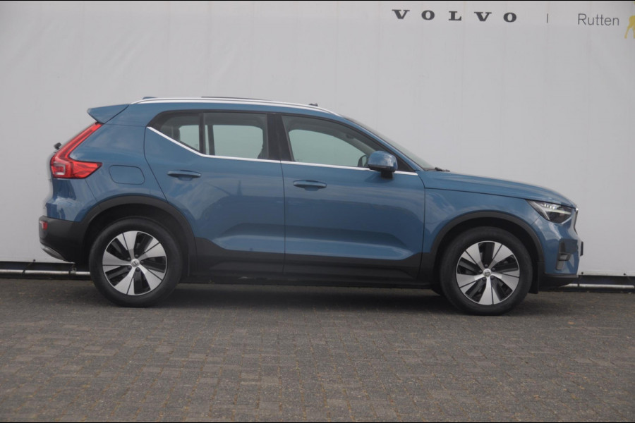 Volvo XC40 B3 177PK Automaat Ultimate Bright Elektrisch bedienbaar panoramadak / Cruise control / Achteruitrijcamera / Elektrisch bedienbare stoelen met geheugen / Stoel- en stuurverwarming / Elektrische achterklep / Harman Kardon