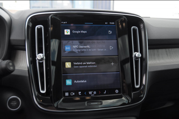 Volvo XC40 B3 177PK Automaat Ultimate Bright Elektrisch bedienbaar panoramadak / Cruise control / Achteruitrijcamera / Elektrisch bedienbare stoelen met geheugen / Stoel- en stuurverwarming / Elektrische achterklep / Harman Kardon