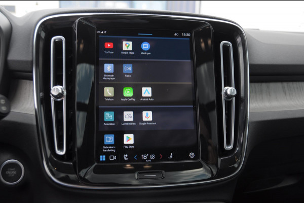 Volvo XC40 B3 177PK Automaat Ultimate Bright Elektrisch bedienbaar panoramadak / Cruise control / Achteruitrijcamera / Elektrisch bedienbare stoelen met geheugen / Stoel- en stuurverwarming / Elektrische achterklep / Harman Kardon
