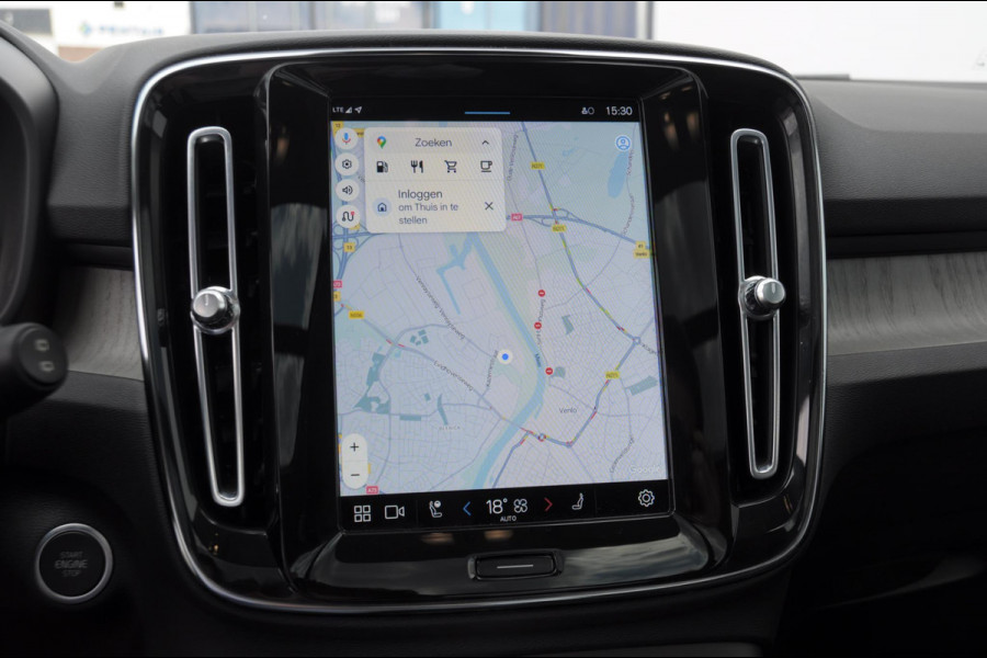 Volvo XC40 B3 177PK Automaat Ultimate Bright Elektrisch bedienbaar panoramadak / Cruise control / Achteruitrijcamera / Elektrisch bedienbare stoelen met geheugen / Stoel- en stuurverwarming / Elektrische achterklep / Harman Kardon