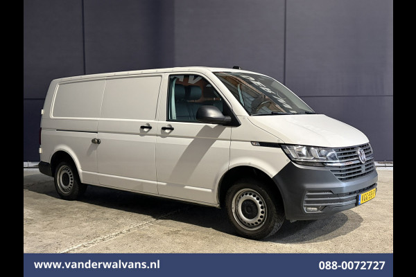 Volkswagen Transporter 2.0 TDI 150pk L2H1 Euro6 Airco | Camera | Apple Carplay | 2500kg Trekhaak | Cruisecontrol Android Auto, Parkeersensoren, Leder, Bijrijdersbank