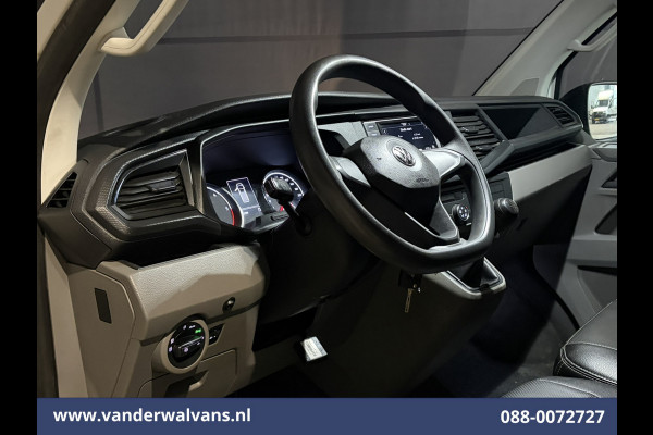 Volkswagen Transporter 2.0 TDI 150pk L2H1 Euro6 Airco | Camera | Apple Carplay | 2500kg Trekhaak | Cruisecontrol Android Auto, Parkeersensoren, Leder, Bijrijdersbank