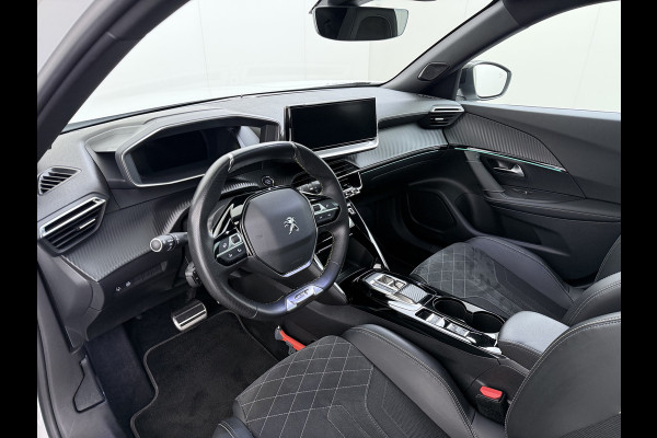 Peugeot e-2008 EV GT Pack 50kWh SOH 90% Panoramadak Trekhaak Two Tone Adap.Cruise 360°Camera Apple Carplay Android Auto 3D-Navi Ecc Pdc Keyless Regen-Lichtsensor Lane Assist Privacy Glas Lmv 18" Led Isofix Connected-Apps DAB Bluetooth 1e Eigenaar Origineel Nederlandse Auto Dealeronderhouden