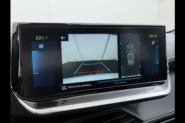 Peugeot e-2008 EV GT Pack 50kWh SOH 90% Panoramadak Trekhaak Two Tone Adap.Cruise 360°Camera Apple Carplay Android Auto 3D-Navi Ecc Pdc Keyless Regen-Lichtsensor Lane Assist Privacy Glas Lmv 18" Led Isofix Connected-Apps DAB Bluetooth 1e Eigenaar Origineel Nederlandse Auto Dealeronderhouden
