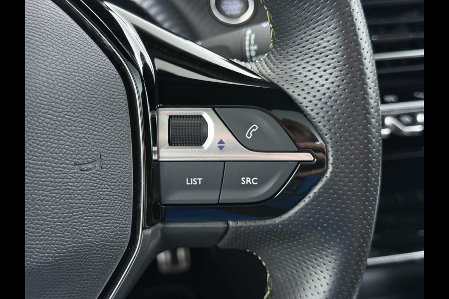 Peugeot e-2008 EV GT Pack 50kWh SOH 90% Panoramadak Trekhaak Two Tone Adap.Cruise 360°Camera Apple Carplay Android Auto 3D-Navi Ecc Pdc Keyless Regen-Lichtsensor Lane Assist Privacy Glas Lmv 18" Led Isofix Connected-Apps DAB Bluetooth 1e Eigenaar Origineel Nederlandse Auto Dealeronderhouden