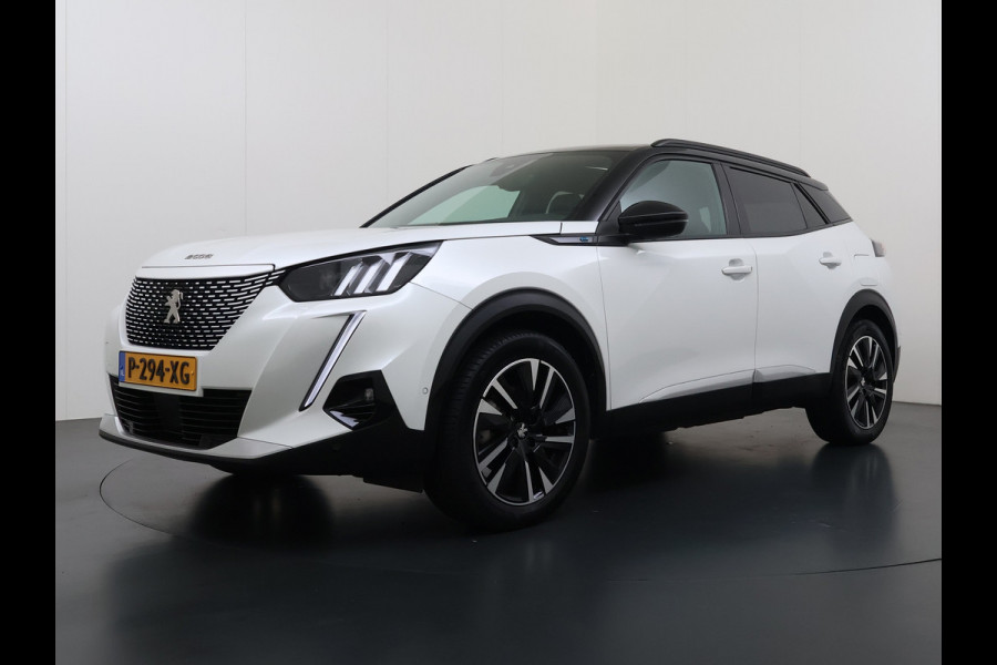 Peugeot e-2008 EV GT Pack 50kWh SOH 90% Panoramadak Trekhaak Two Tone Adap.Cruise 360°Camera Apple Carplay Android Auto 3D-Navi Ecc Pdc Keyless Regen-Lichtsensor Lane Assist Privacy Glas Lmv 18" Led Isofix Connected-Apps DAB Bluetooth 1e Eigenaar Origineel Nederlandse Auto Dealeronderhouden