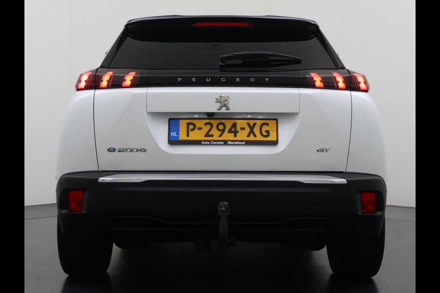 Peugeot e-2008 EV GT Pack 50kWh SOH 90% Panoramadak Trekhaak Two Tone Adap.Cruise 360°Camera Apple Carplay Android Auto 3D-Navi Ecc Pdc Keyless Regen-Lichtsensor Lane Assist Privacy Glas Lmv 18" Led Isofix Connected-Apps DAB Bluetooth 1e Eigenaar Origineel Nederlandse Auto Dealeronderhouden