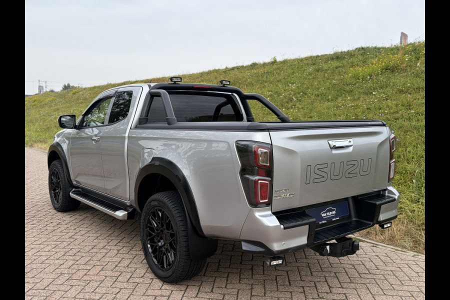 Isuzu D-max 1.9 Extended Cab LSX | !!! Gereserveerd !!! AUTOMAAT | LEDER | 20'' BlackRhino LMV | Pedders Suspension | Apple CarPlay / Android Auto | TH. 3500 kg | Roll Cover