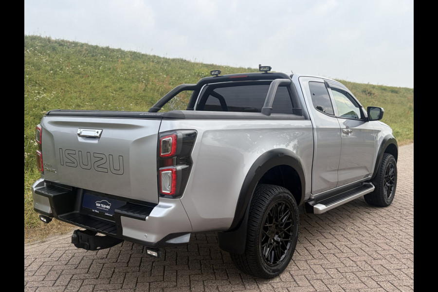 Isuzu D-max 1.9 Extended Cab LSX | !!! Gereserveerd !!! AUTOMAAT | LEDER | 20'' BlackRhino LMV | Pedders Suspension | Apple CarPlay / Android Auto | TH. 3500 kg | Roll Cover
