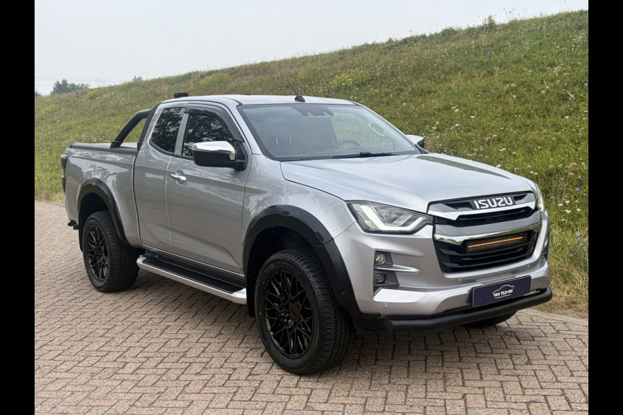Isuzu D-max 1.9 Extended Cab LSX | !!! Gereserveerd !!! AUTOMAAT | LEDER | 20'' BlackRhino LMV | Pedders Suspension | Apple CarPlay / Android Auto | TH. 3500 kg | Roll Cover