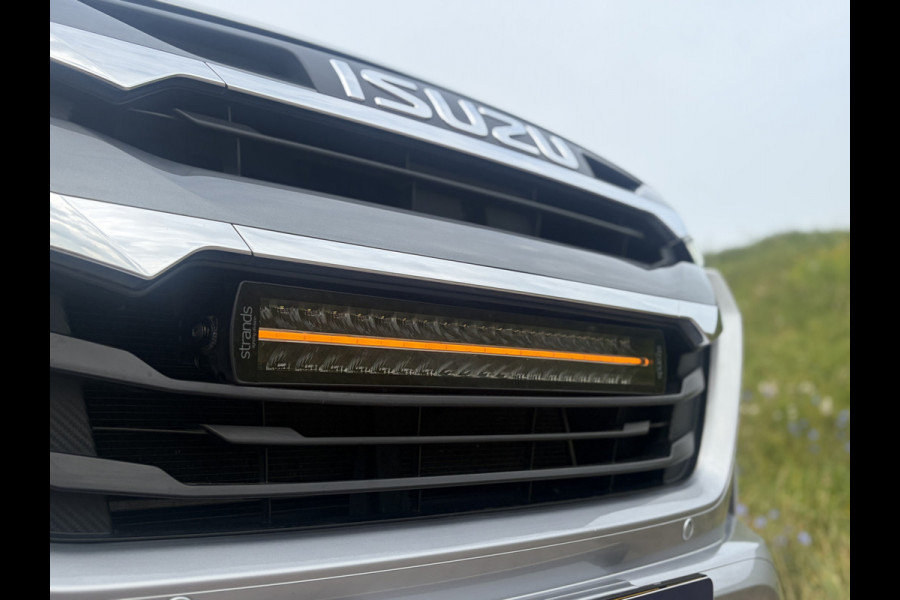 Isuzu D-max 1.9 Extended Cab LSX | !!! Gereserveerd !!! AUTOMAAT | LEDER | 20'' BlackRhino LMV | Pedders Suspension | Apple CarPlay / Android Auto | TH. 3500 kg | Roll Cover