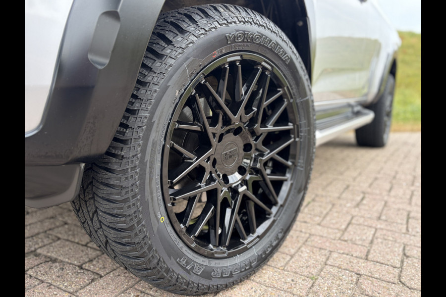 Isuzu D-max 1.9 Extended Cab LSX | !!! Gereserveerd !!! AUTOMAAT | LEDER | 20'' BlackRhino LMV | Pedders Suspension | Apple CarPlay / Android Auto | TH. 3500 kg | Roll Cover