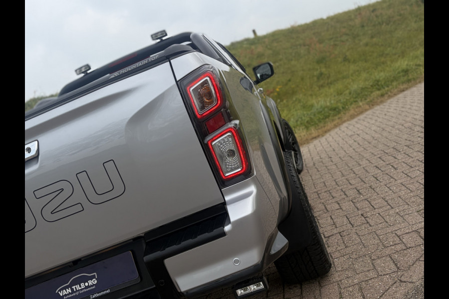 Isuzu D-max 1.9 Extended Cab LSX | !!! Gereserveerd !!! AUTOMAAT | LEDER | 20'' BlackRhino LMV | Pedders Suspension | Apple CarPlay / Android Auto | TH. 3500 kg | Roll Cover