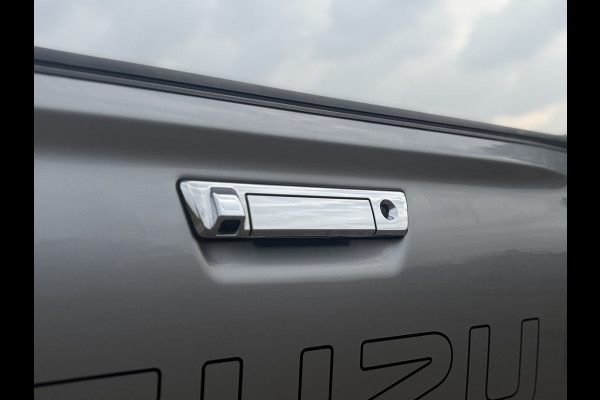 Isuzu D-max 1.9 Extended Cab LSX | !!! Gereserveerd !!! AUTOMAAT | LEDER | 20'' BlackRhino LMV | Pedders Suspension | Apple CarPlay / Android Auto | TH. 3500 kg | Roll Cover