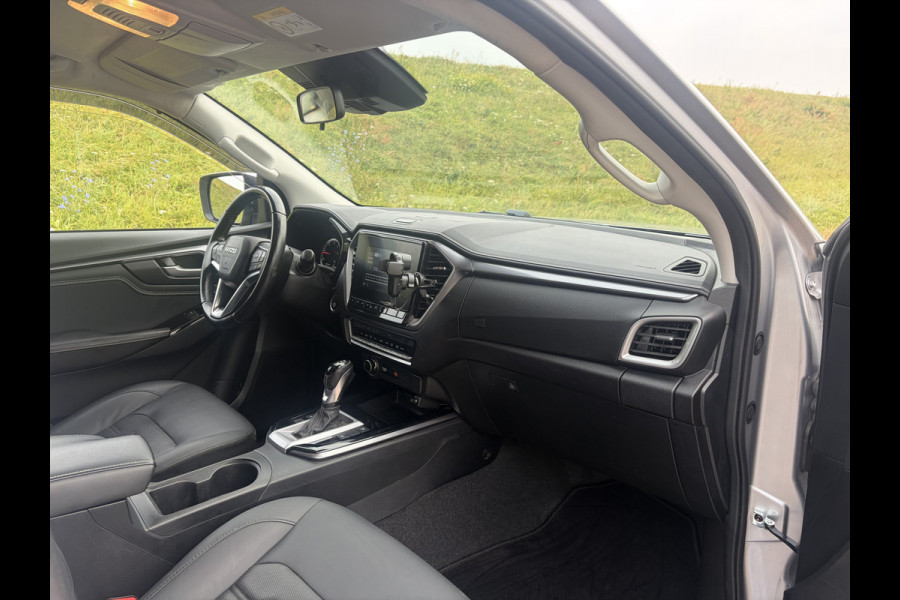 Isuzu D-max 1.9 Extended Cab LSX | !!! Gereserveerd !!! AUTOMAAT | LEDER | 20'' BlackRhino LMV | Pedders Suspension | Apple CarPlay / Android Auto | TH. 3500 kg | Roll Cover