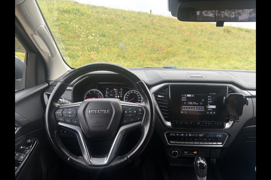 Isuzu D-max 1.9 Extended Cab LSX | !!! Gereserveerd !!! AUTOMAAT | LEDER | 20'' BlackRhino LMV | Pedders Suspension | Apple CarPlay / Android Auto | TH. 3500 kg | Roll Cover