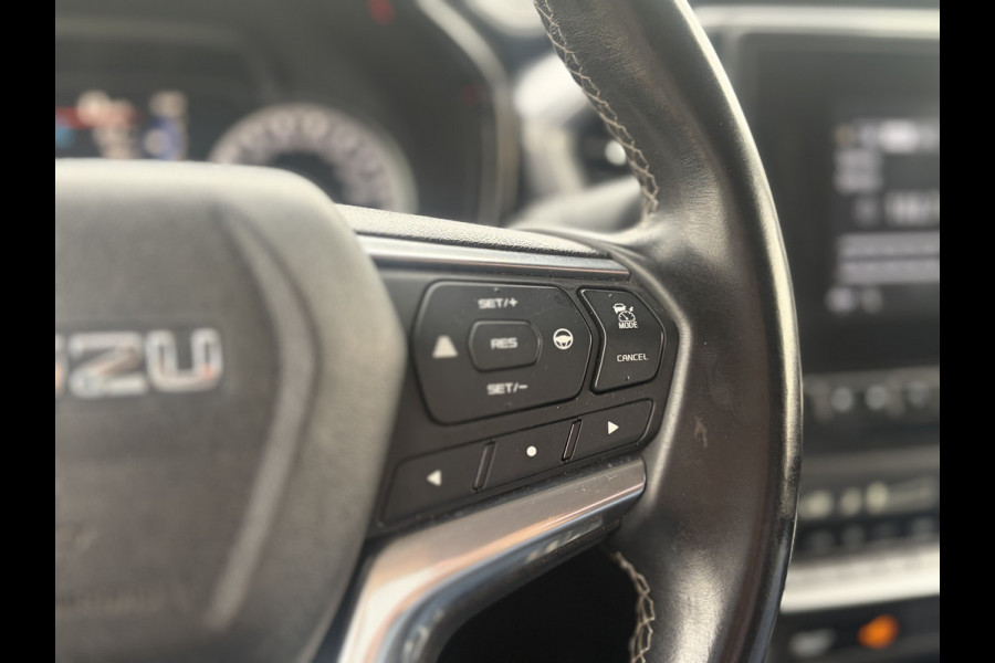 Isuzu D-max 1.9 Extended Cab LSX | !!! Gereserveerd !!! AUTOMAAT | LEDER | 20'' BlackRhino LMV | Pedders Suspension | Apple CarPlay / Android Auto | TH. 3500 kg | Roll Cover
