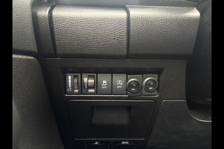 Isuzu D-max 1.9 Extended Cab LSX | !!! Gereserveerd !!! AUTOMAAT | LEDER | 20'' BlackRhino LMV | Pedders Suspension | Apple CarPlay / Android Auto | TH. 3500 kg | Roll Cover