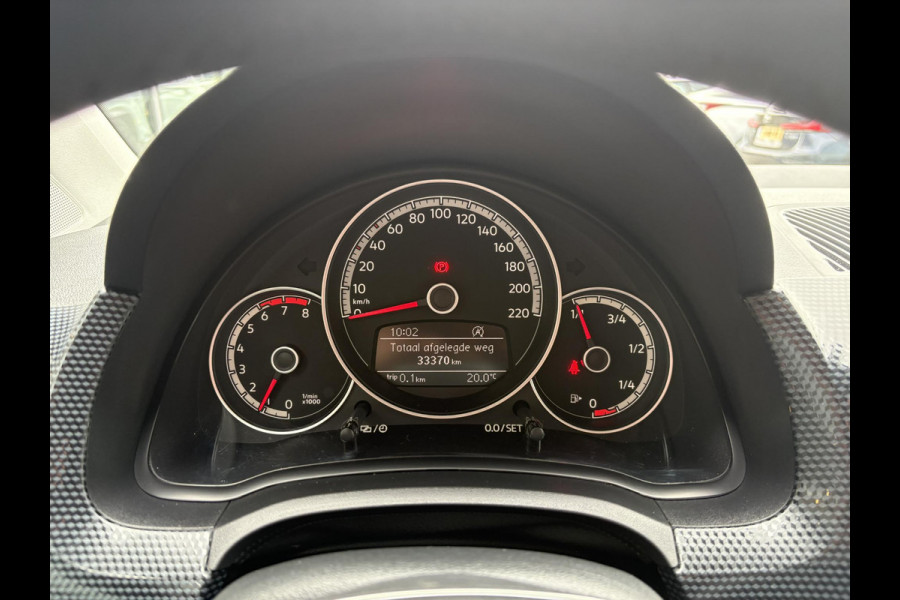 Volkswagen up! 1.0 | Cruise control | Camera | Climate control | Getinte ramen |