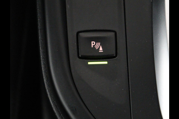 BMW 4 Serie Coupé 418i High Executive M-sport | Stoelverwarming | Leder | Cruise control | Park assist | Sfeerverlichting | Climate control | Navigatie |
