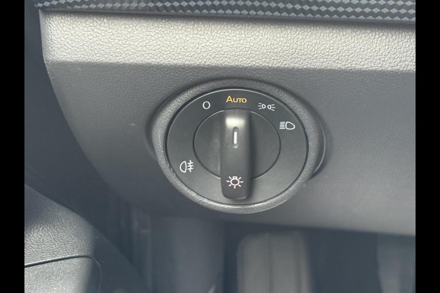 Volkswagen up! 1.0 | Cruise control | Camera | Climate control | Getinte ramen |