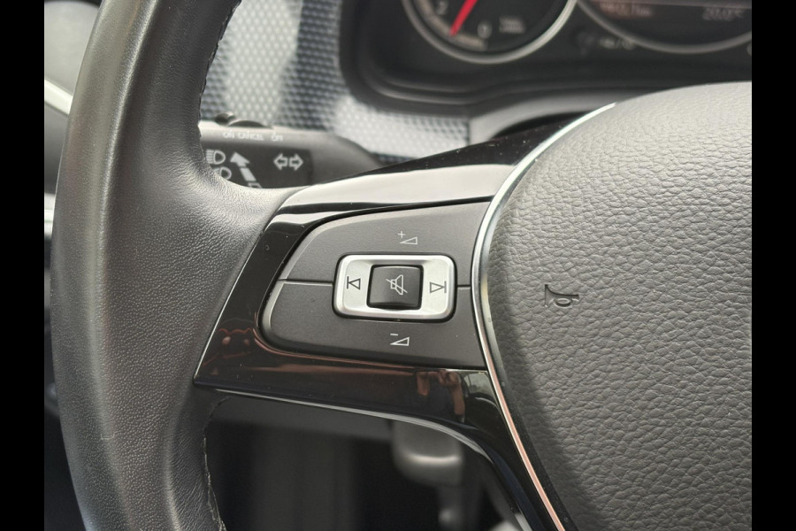 Volkswagen up! 1.0 | Cruise control | Camera | Climate control | Getinte ramen |
