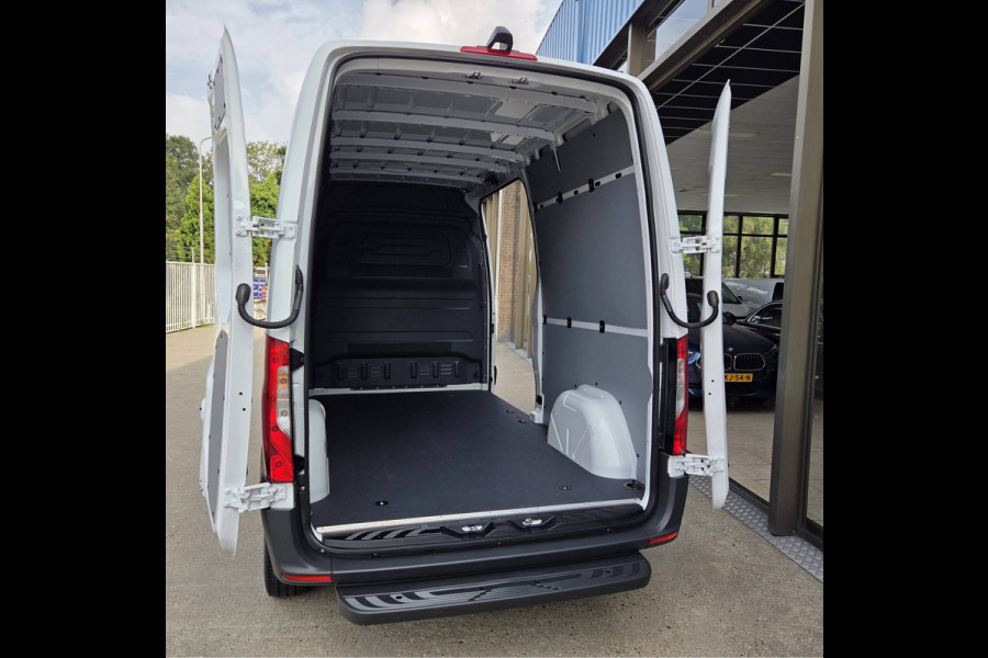 Mercedes-Benz eSprinter eSprinter L2H2 55 kWh Airco Achteruitrijcamera 270 gr doordraai deuren