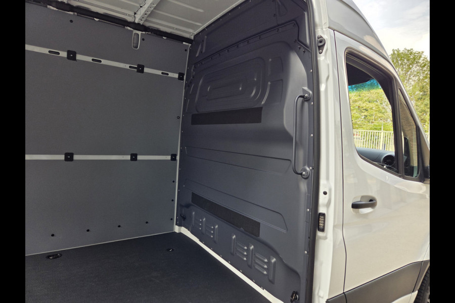 Mercedes-Benz eSprinter eSprinter L2H2 55 kWh Airco Achteruitrijcamera 270 gr doordraai deuren