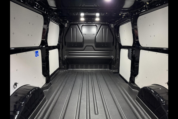 Ford Transit Custom 320 2.0 TDCI L2H1 Limited Automaat Nieuw Model Airco Navigatie Cruise control Trekhaak