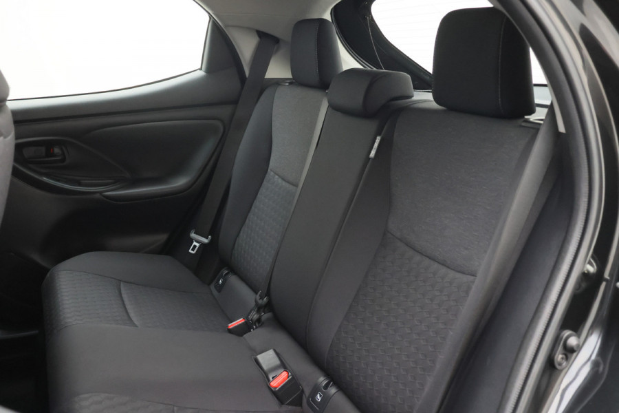 Toyota Yaris 1.5 Hybrid Dynamic Climate, ACC, Camera, Apple Carplay, DAB, LED, Elektrisch Pakket, 16''