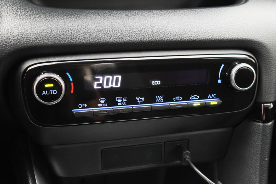 Toyota Yaris 1.5 Hybrid Dynamic Climate, ACC, Camera, Apple Carplay, DAB, LED, Elektrisch Pakket, 16''