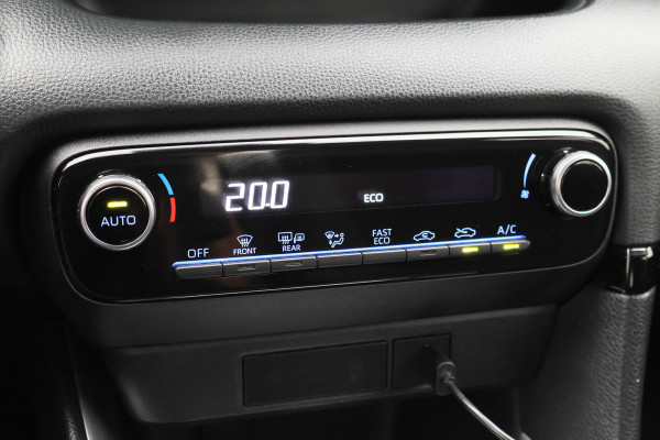 Toyota Yaris 1.5 Hybrid Dynamic Climate, ACC, Camera, Apple Carplay, DAB, LED, Elektrisch Pakket, 16''